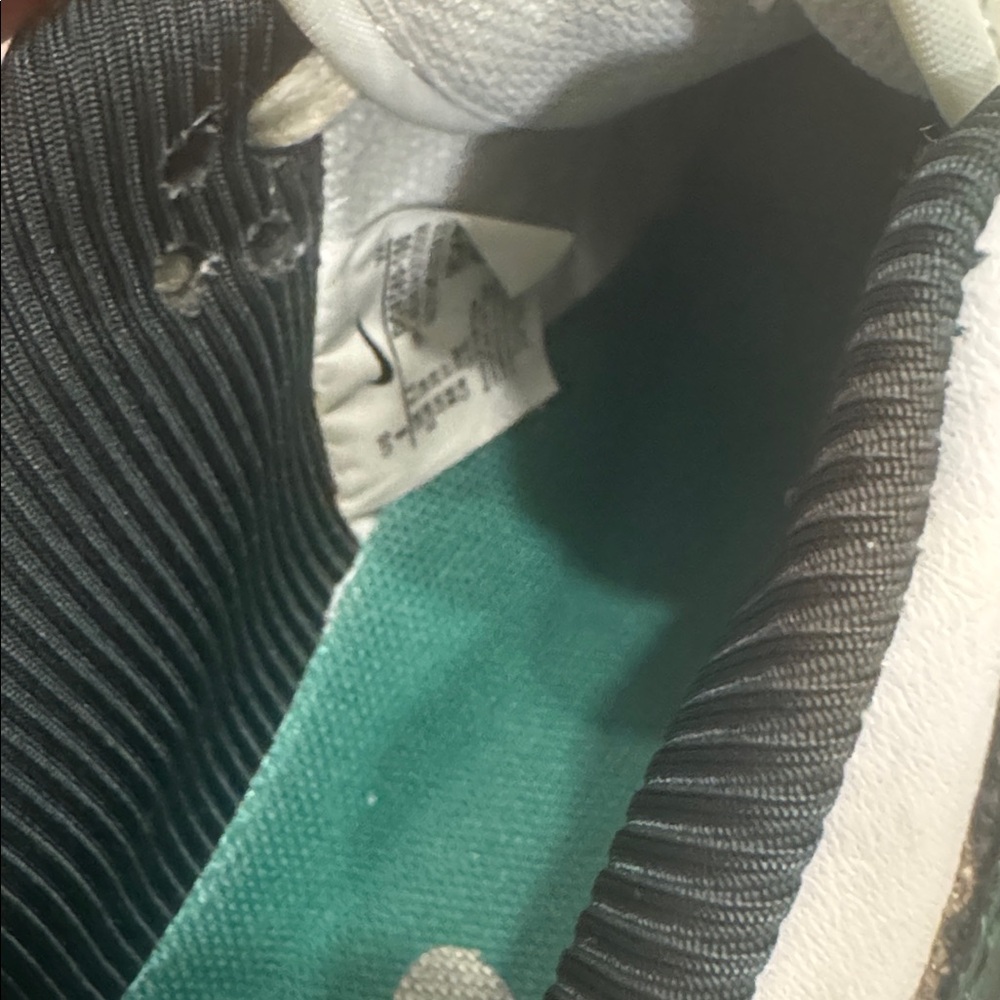 Nike Forest Green and White Low Tops - Picture 4 of 4